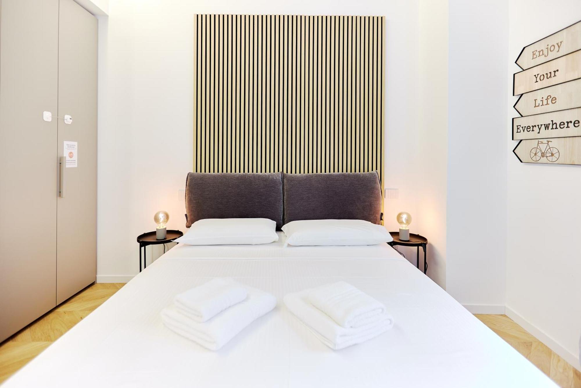 Duomo Imperial Suits - Modern And Comfortable Milan Bagian luar foto