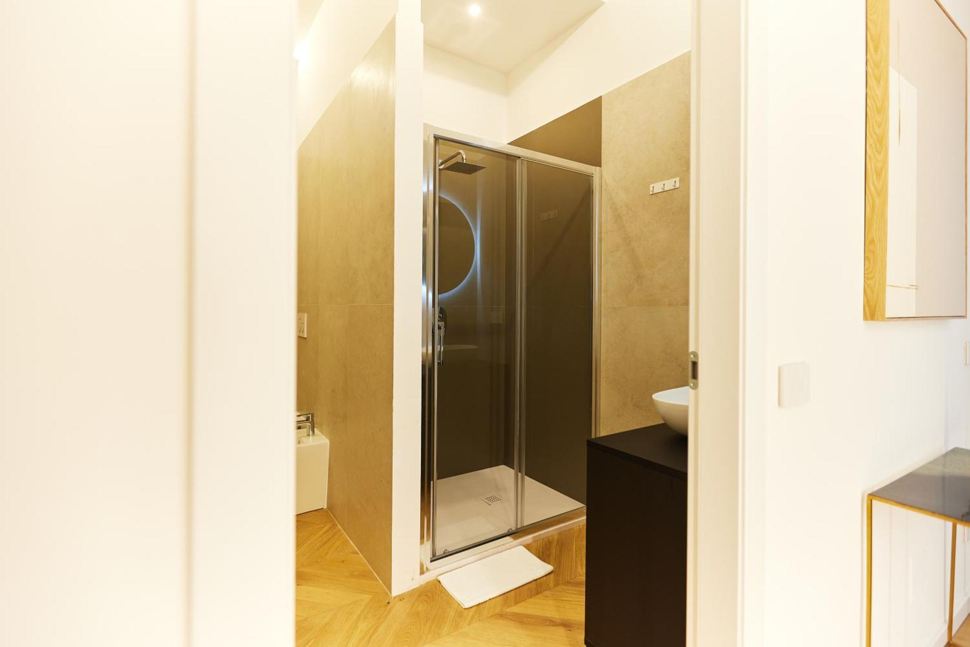 Duomo Imperial Suits - Modern And Comfortable Milan Bagian luar foto