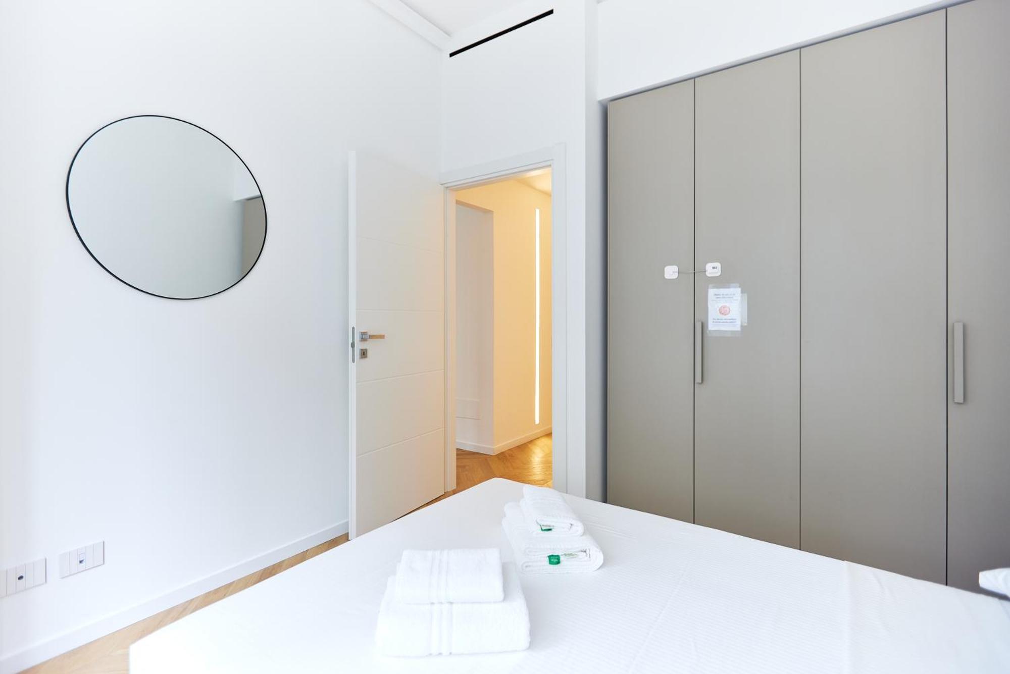 Duomo Imperial Suits - Modern And Comfortable Milan Bagian luar foto